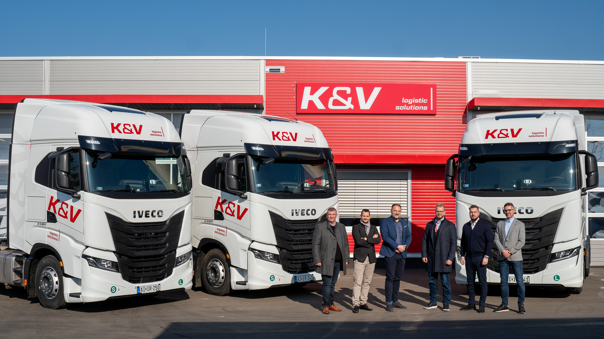10 vadonatúj IVECO S-Way a K&V-nél