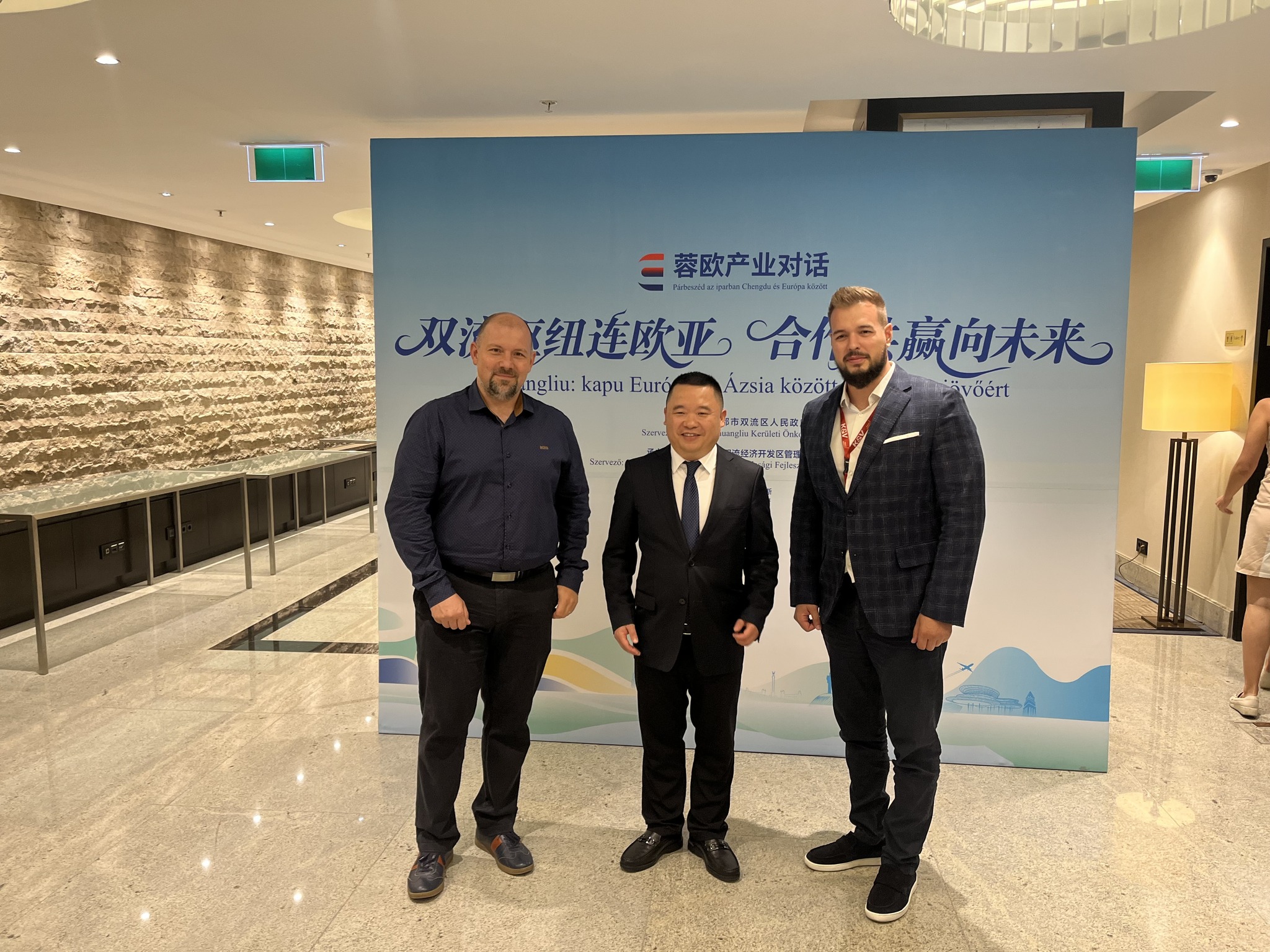 Shuangliu: kapu Európa és Ázsia között
