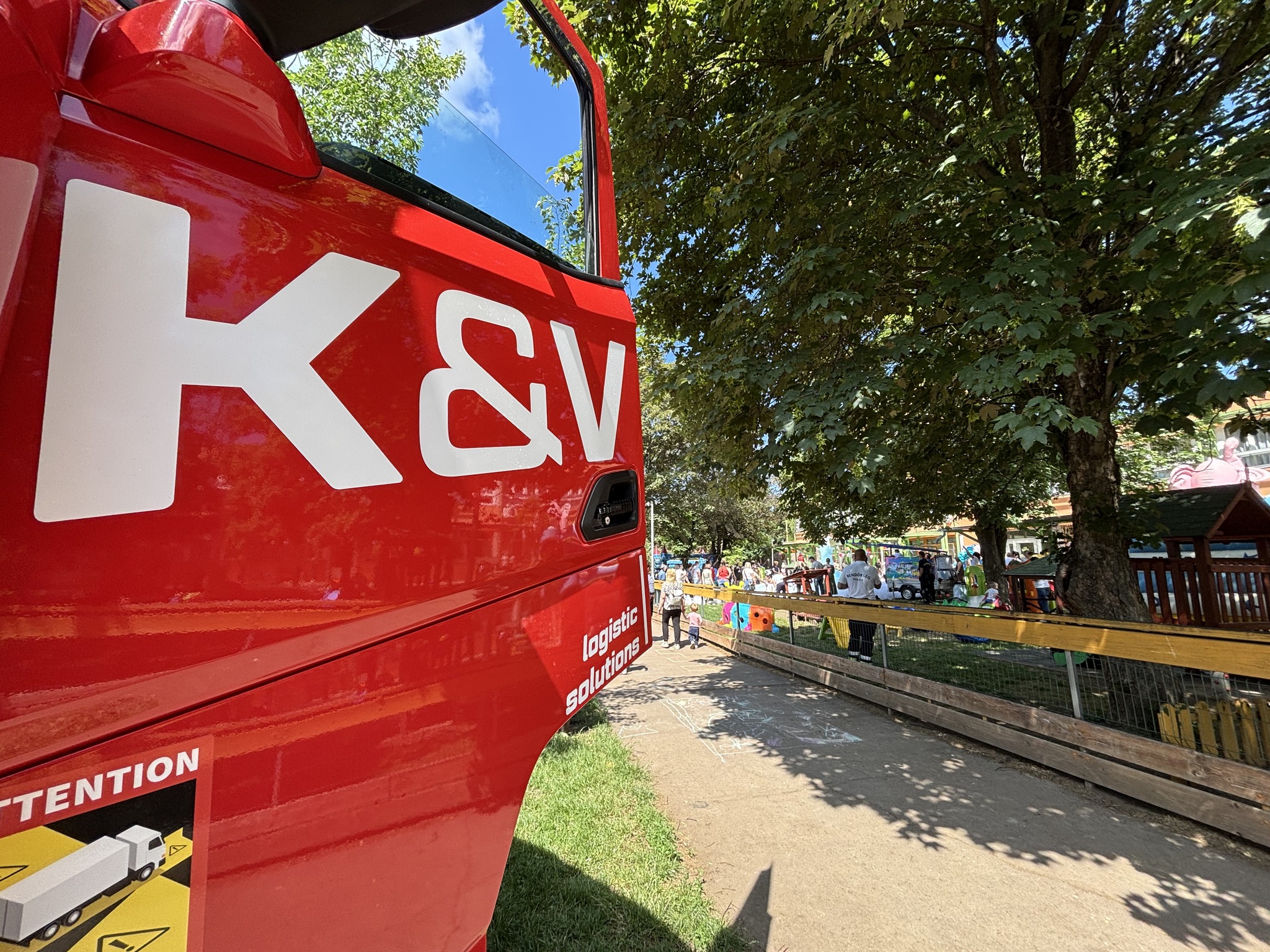 A gyereknapok sztárjai idén a K&V kamionok voltak 